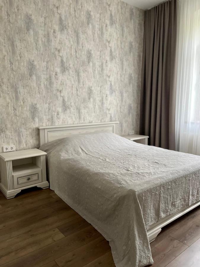 Pride Apartment Lviv Buitenkant foto