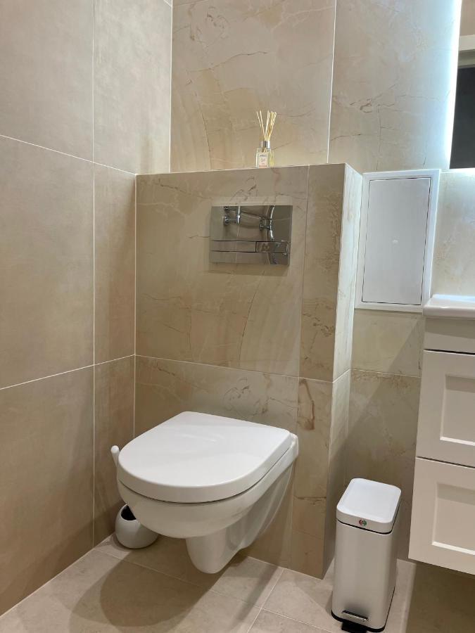 Pride Apartment Lviv Buitenkant foto