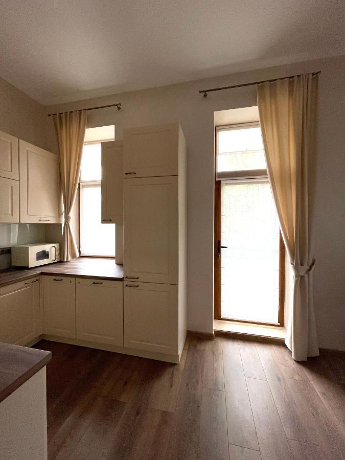 Pride Apartment Lviv Buitenkant foto