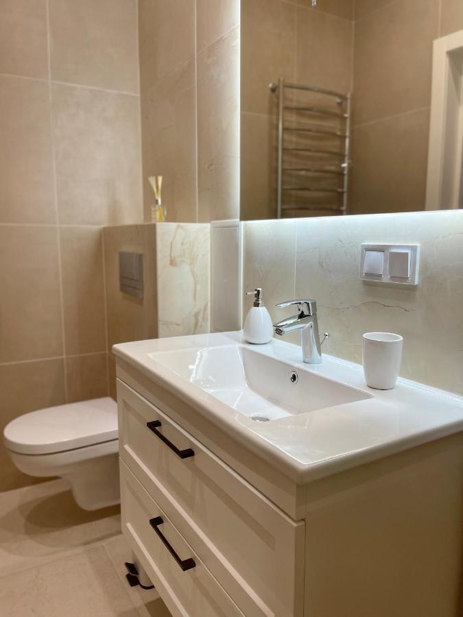 Pride Apartment Lviv Buitenkant foto